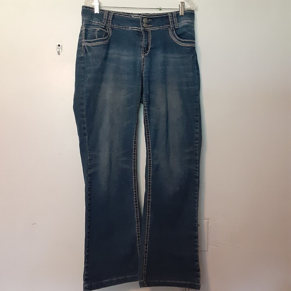 Wallflower Jeans Women’s 15 Blue Flare Luscious Curvy Flap Pocket Bootcut Denim